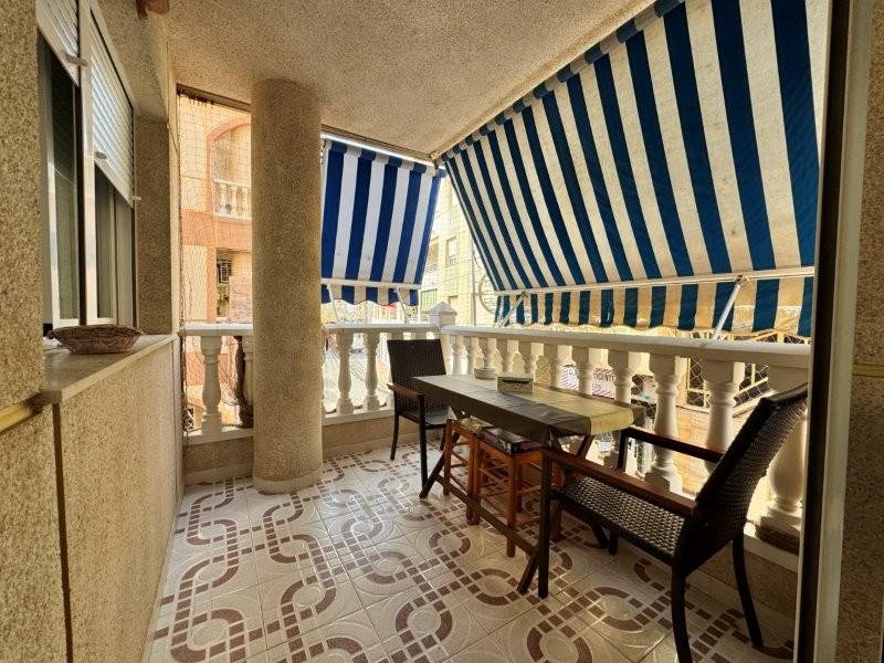 Piso en Calle Mayor, Torrevieja, Alicante de 66 m2