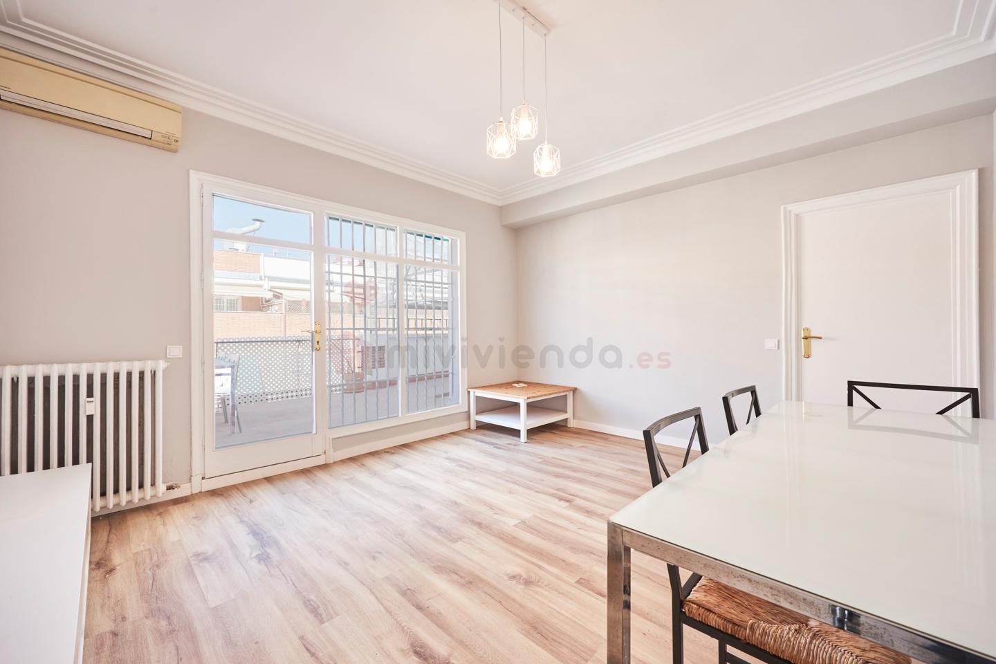 Flat in Calle de la Fuente del Berro, Madrid, Madrid of 120 m2