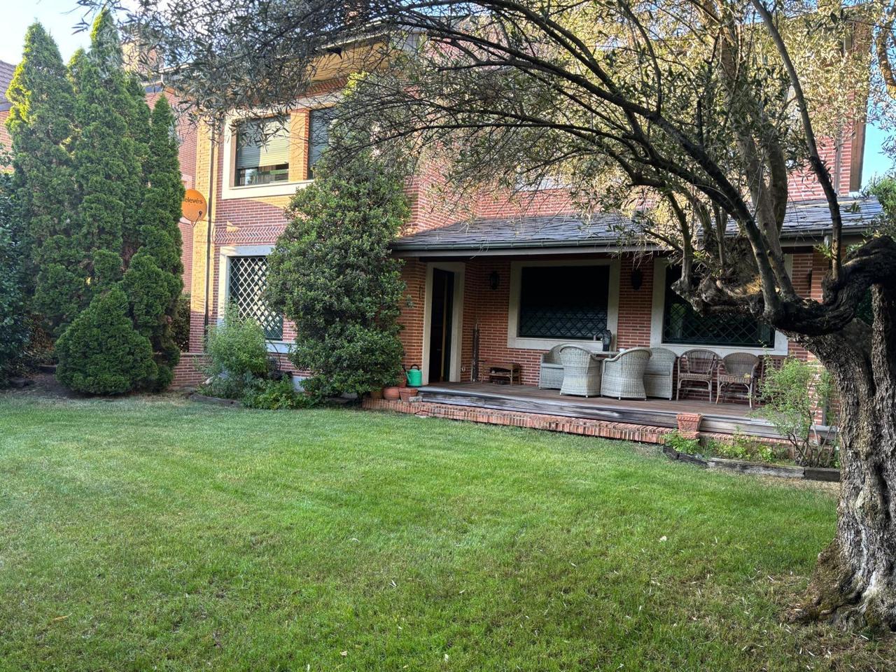 Casa / chalet en Calle Ángel Cabo, Ponferrada, León de 410 m2