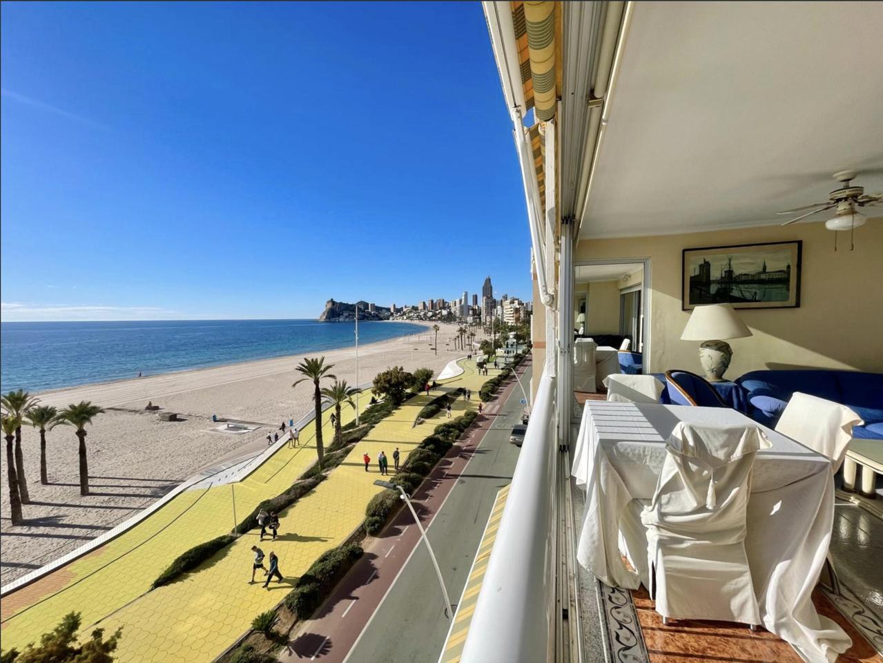 Piso en Avenida de la Armada Española, Benidorm, Alicante de 69 m2