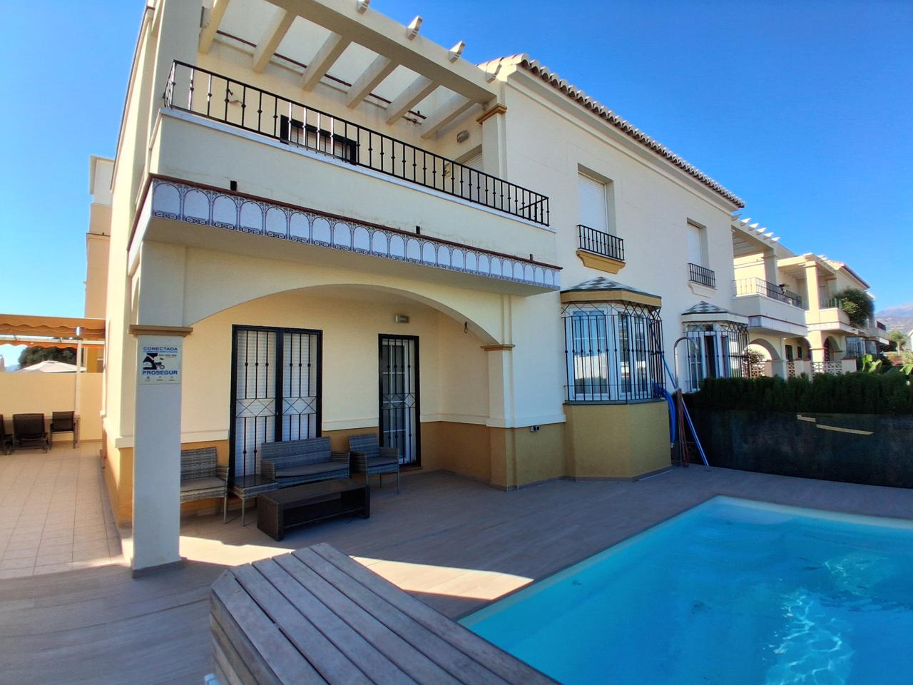 Casa / chalet en Avenida de Andalucía, Caleta de Vélez, Málaga de 258 m2