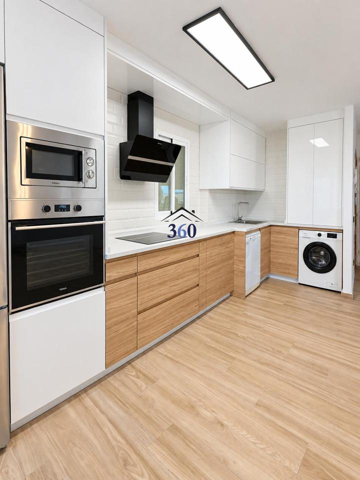 Piso en Calle Cristu Benditu, Cáceres, Cáceres de 77 m2