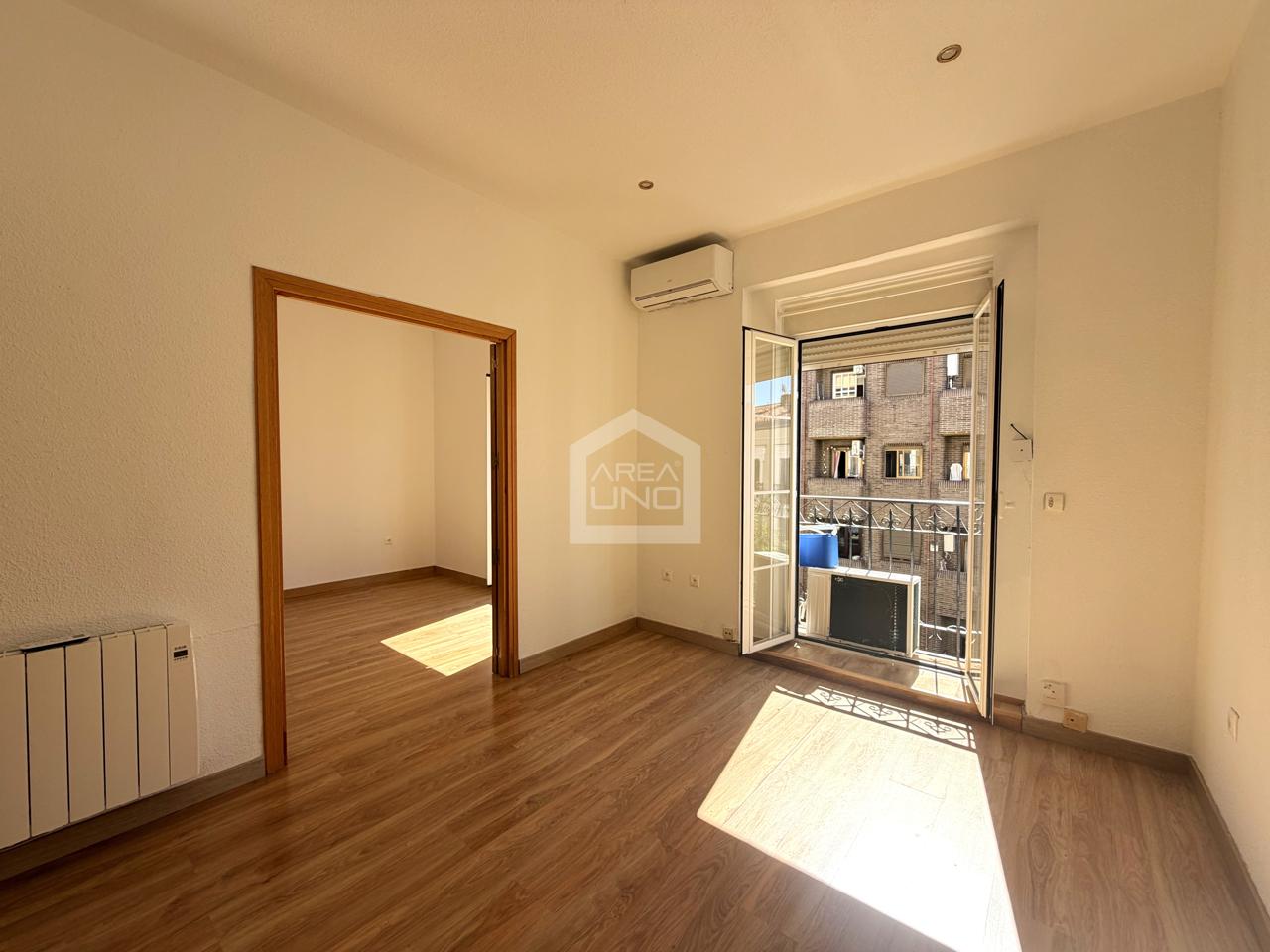 Piso en Calle de Santa Feliciana, Madrid, Madrid de 71 m2