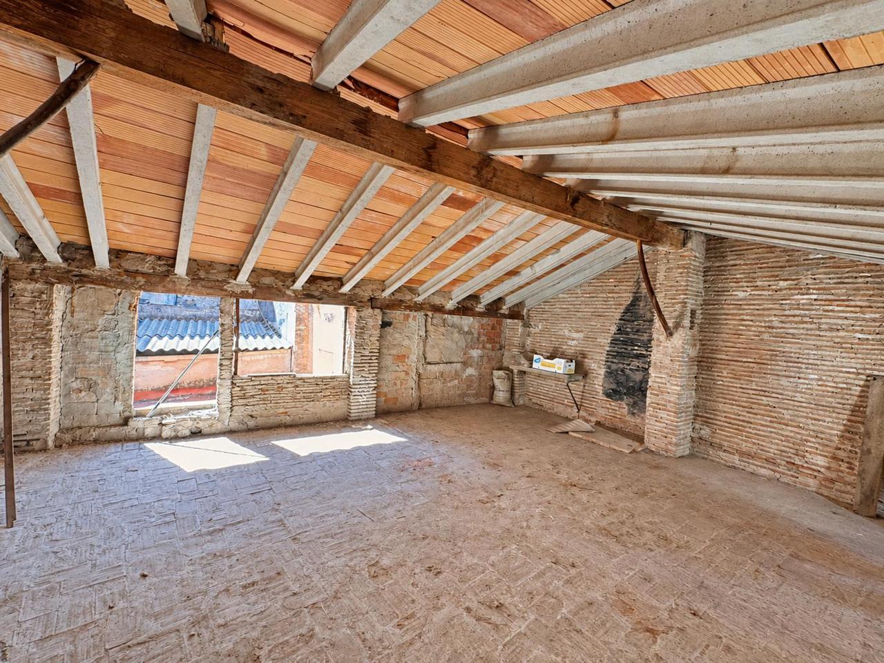 Casa / chalet en Carrer de les Torres, Oliva, Valencia de 357 m2