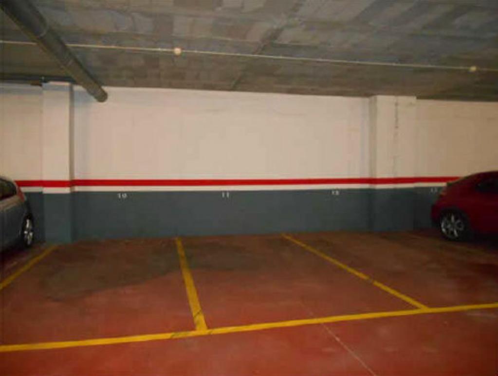 Plaza de parking en Carrer de Llorenç Agustí Claveria, Lleida, Lleida de 13 m2