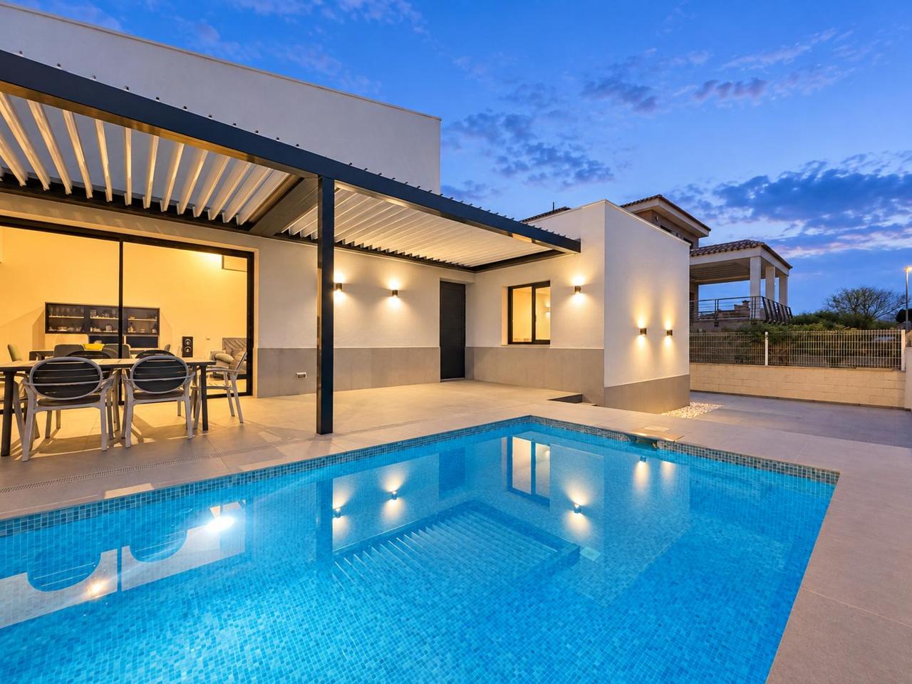 Casa / chalet en Oliva Playa, Oliva, Valencia de 220 m2