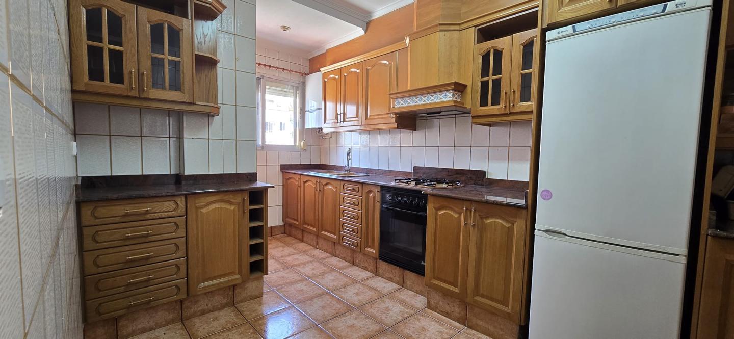 Flat in Pintor Salvador Abril, Valencia, Valencia of 101 m2