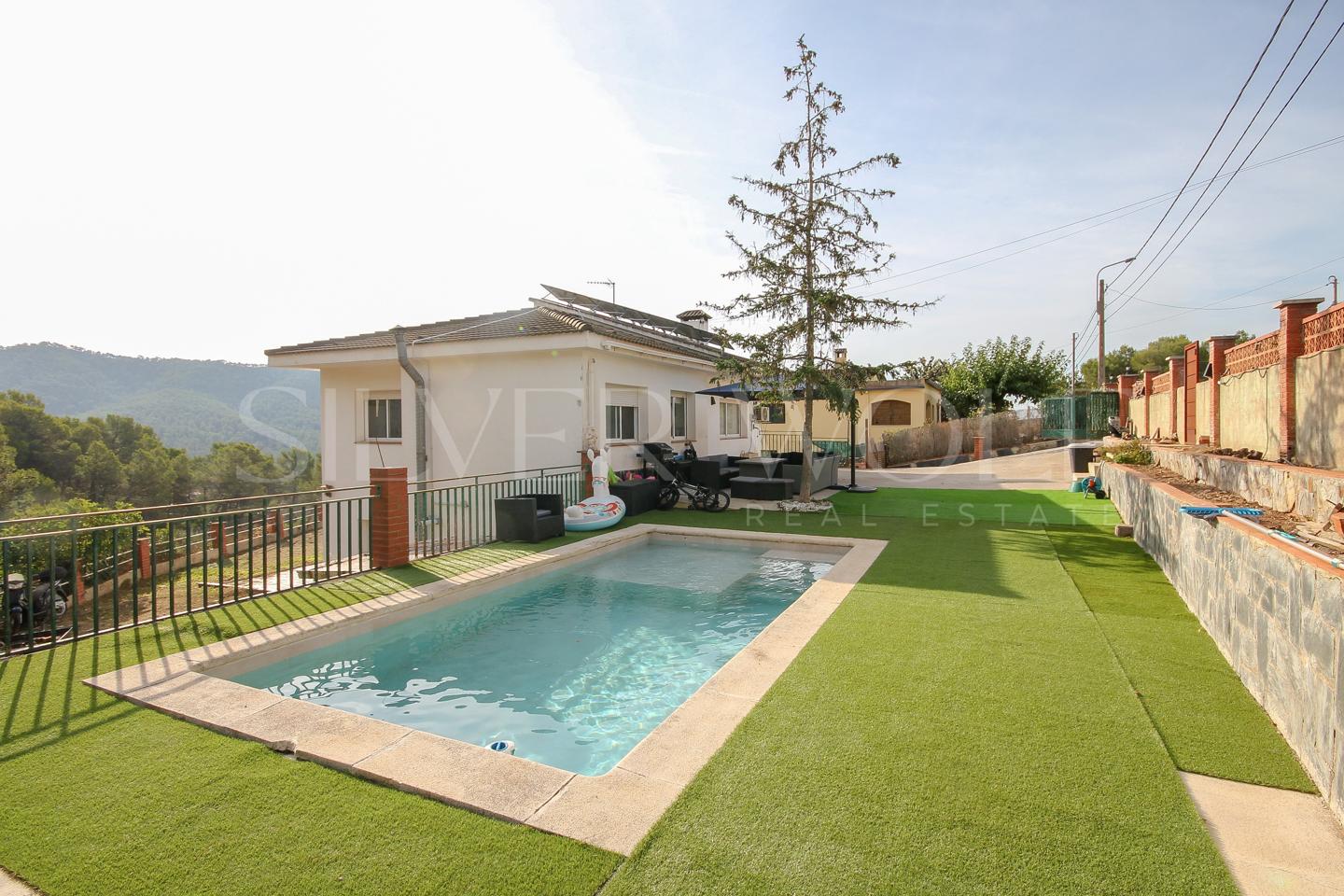 Casa / chalet en Carrer Riu Flamisell, Vallirana, Barcelona de 200 m2