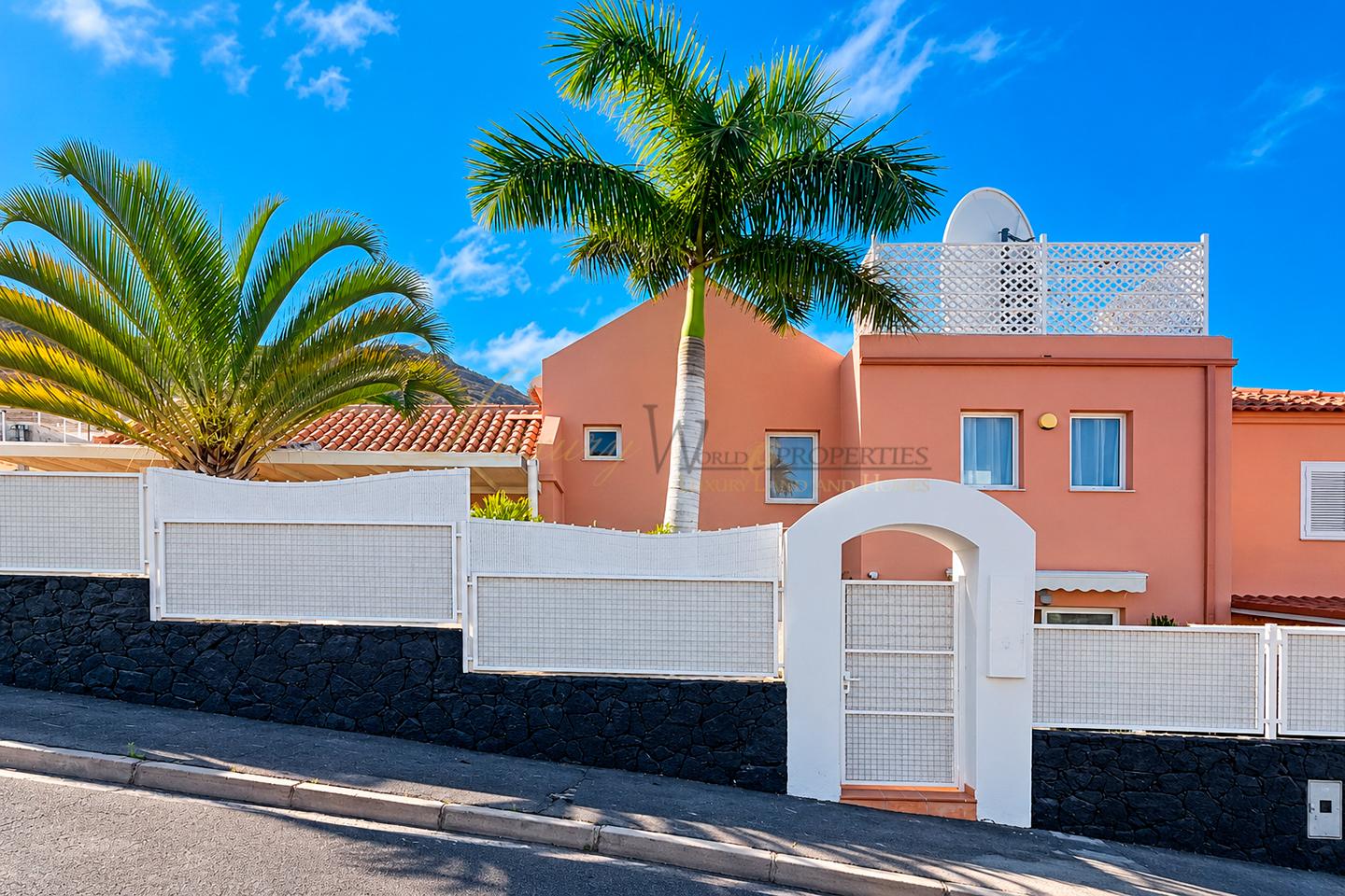 Casa / chalet en Calle el Acebuche, Costa Adeje, Santa Cruz de Tenerife de 162 m2