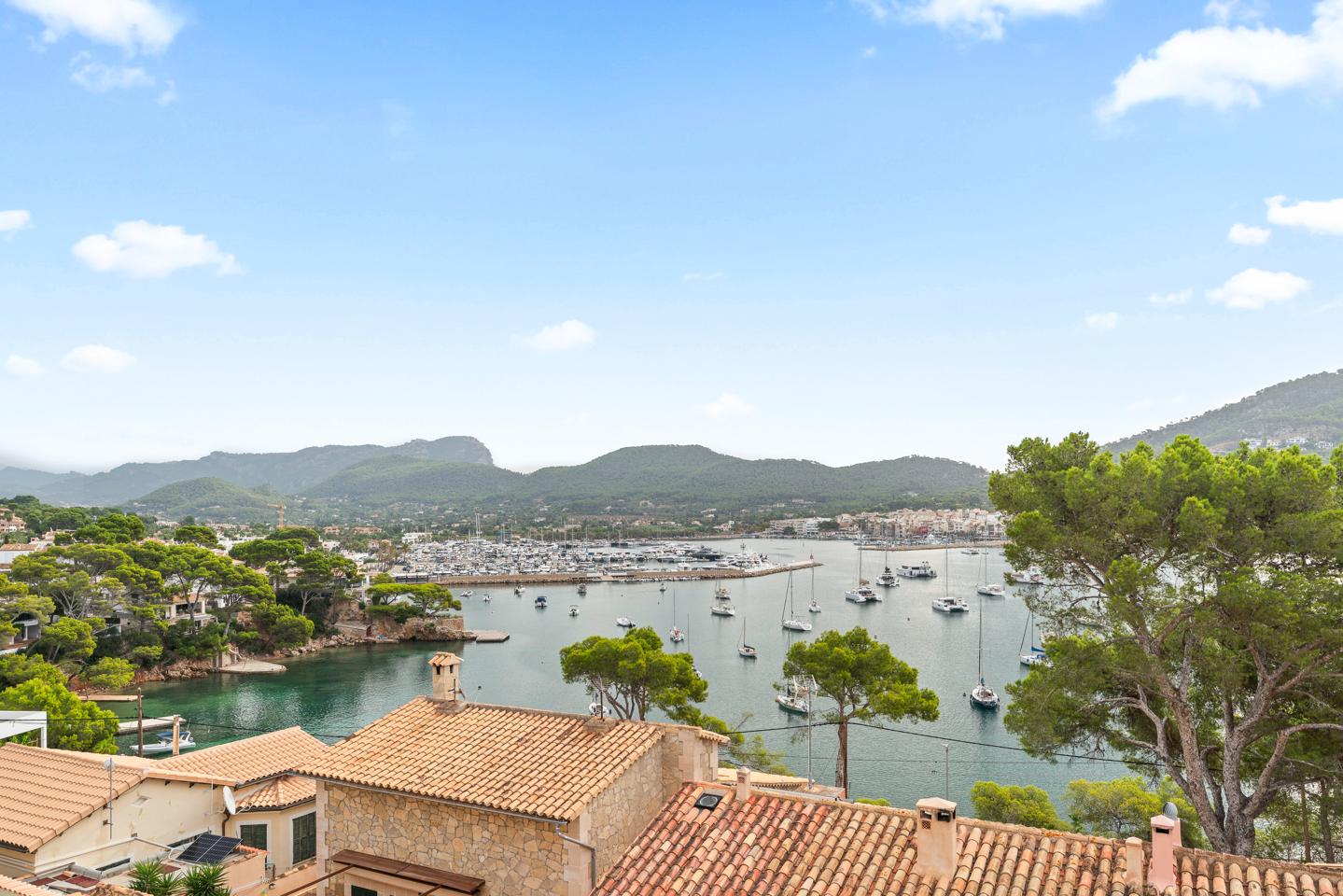 Chalet adosado reformado con vistas al puerto en Port d’Andratx — Port d'Andratx