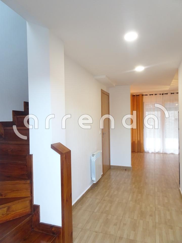 Vista 4 de 32 de la Casa / chalet en alquiler en Lloreda – Ref. ARS2830