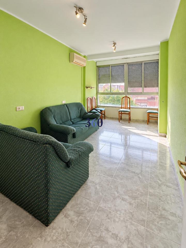 Piso en Calle Carvajal Lancaster, Cáceres, Cáceres de 107 m2