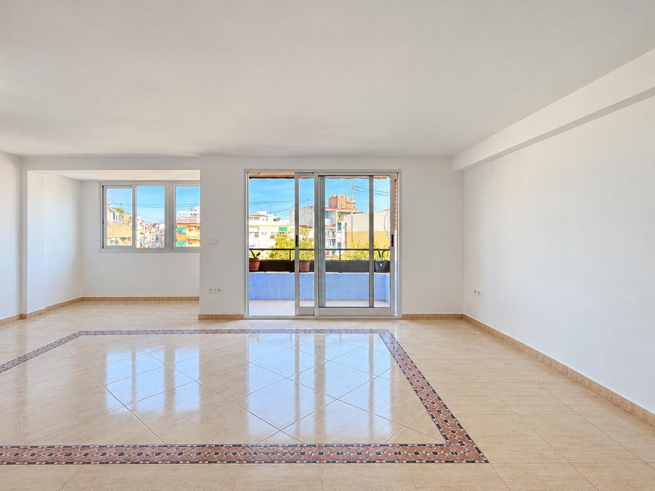 Piso en Calle Jaime Segarra, Alicante, Alicante de 98 m2