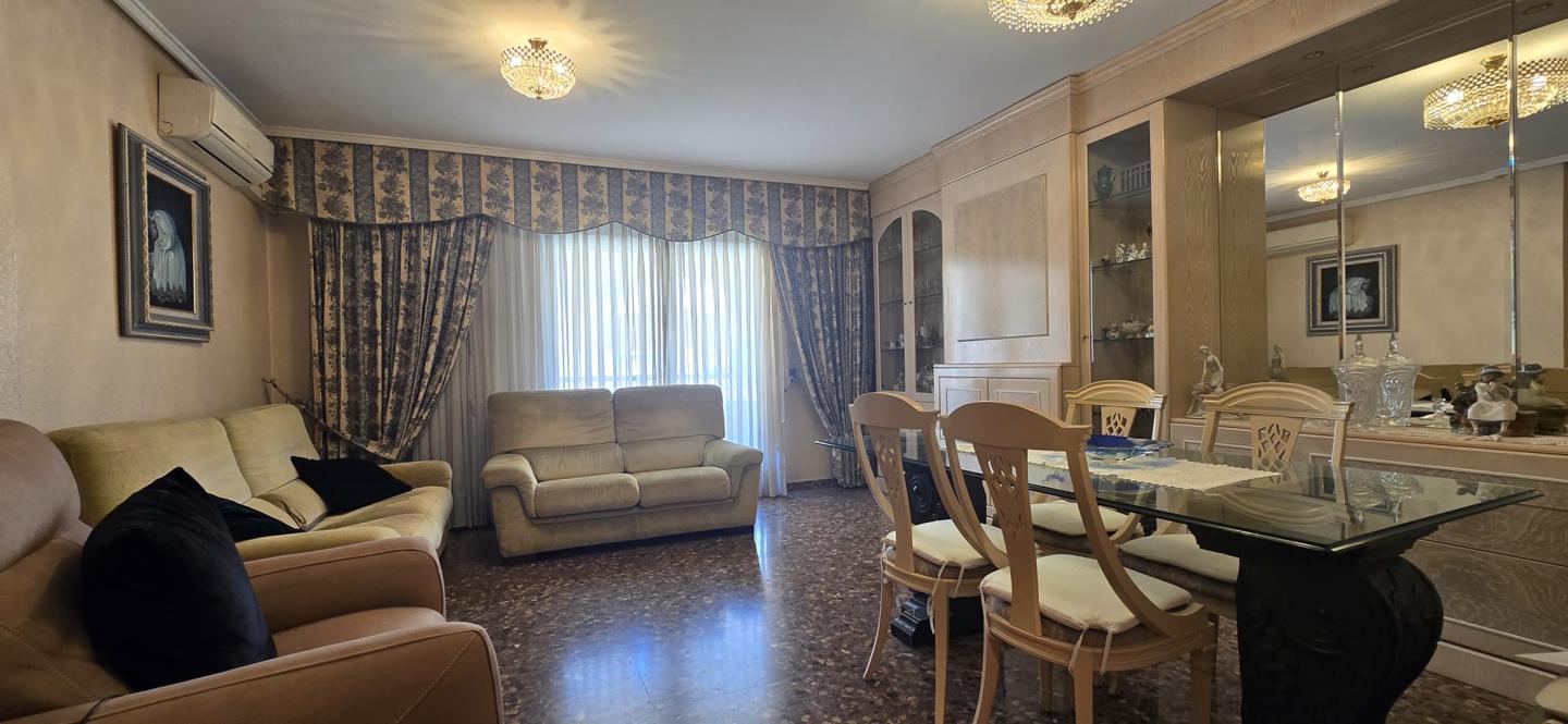 Flat in Valencia, Valencia of 111 m2