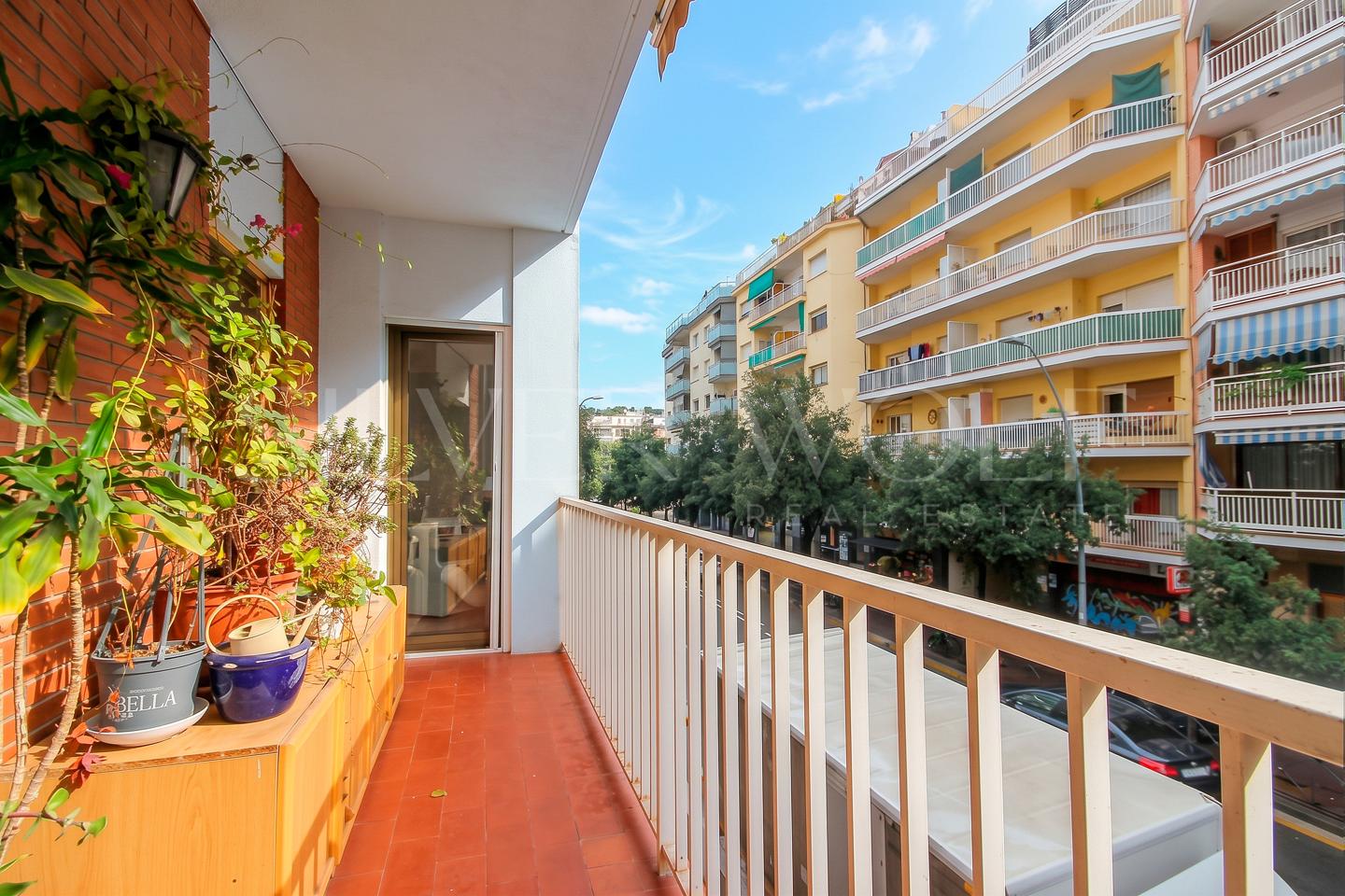 Piso en Avinguda de Manuel Girona, Castelldefels, Barcelona de 108 m2