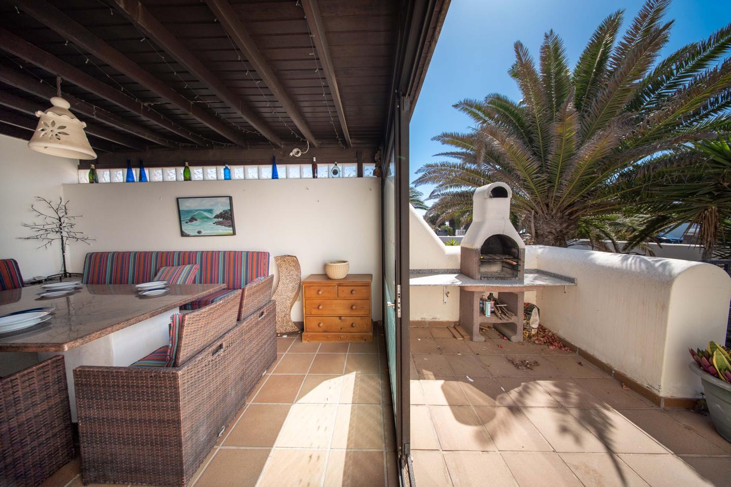 Attractive 2 Bed Villa With Heated Pool in La Goleta