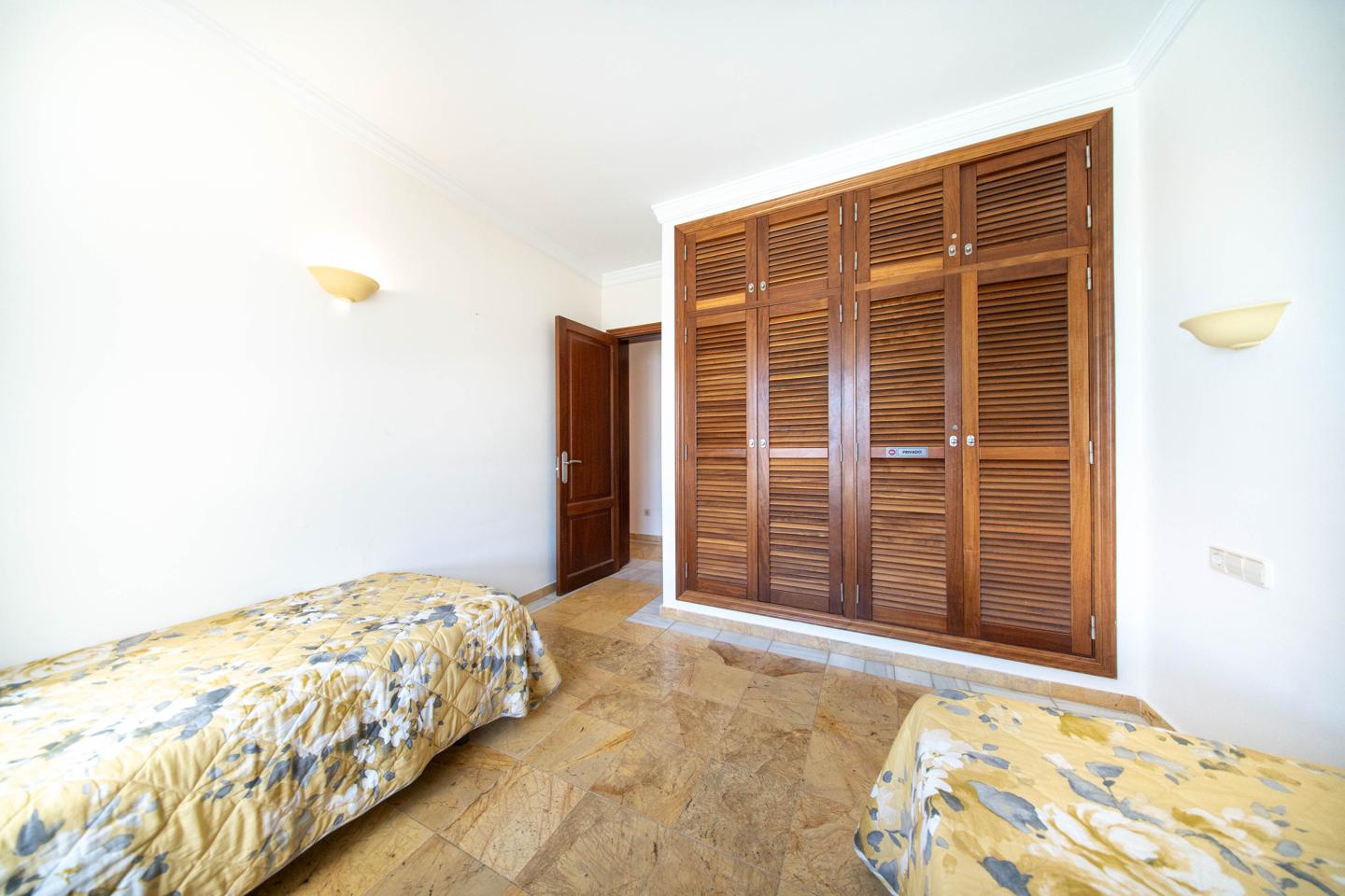 Attractive 2 Bed Villa With Heated Pool in La Goleta