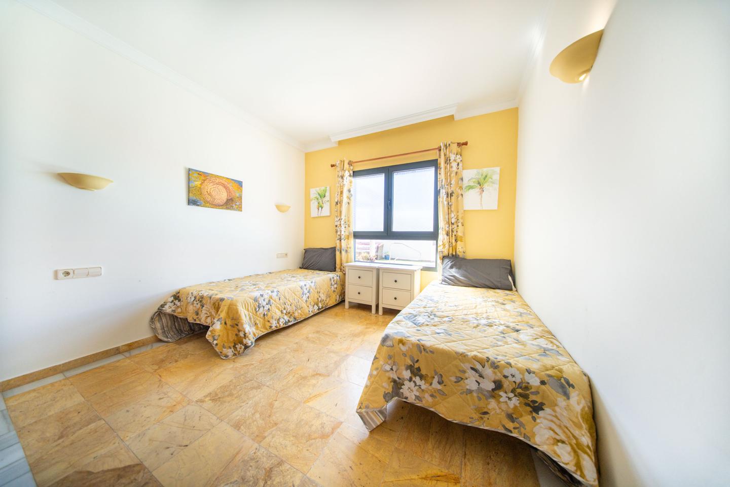 Attractive 2 Bed Villa With Heated Pool in La Goleta