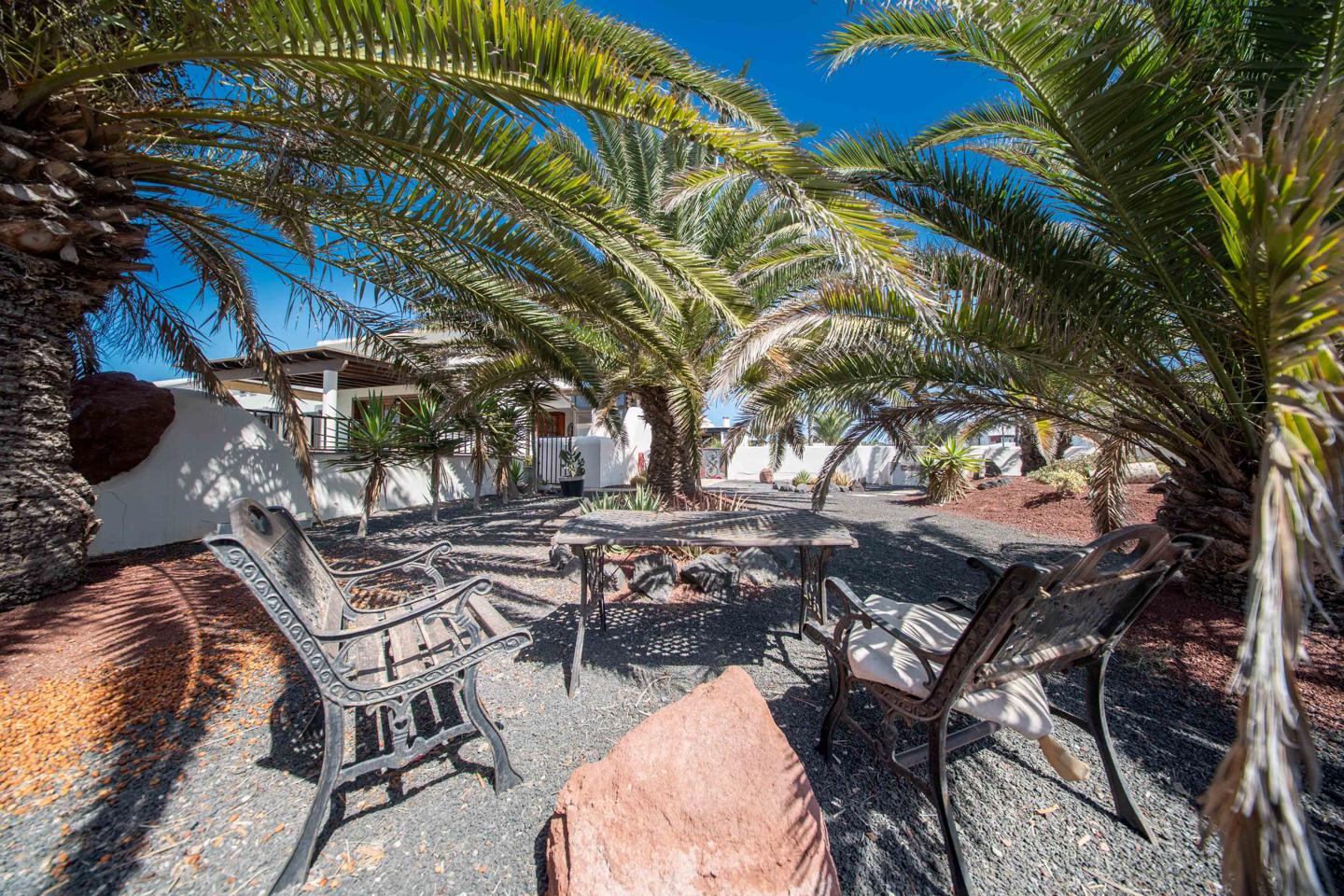 Attractive 2 Bed Villa With Heated Pool in La Goleta
