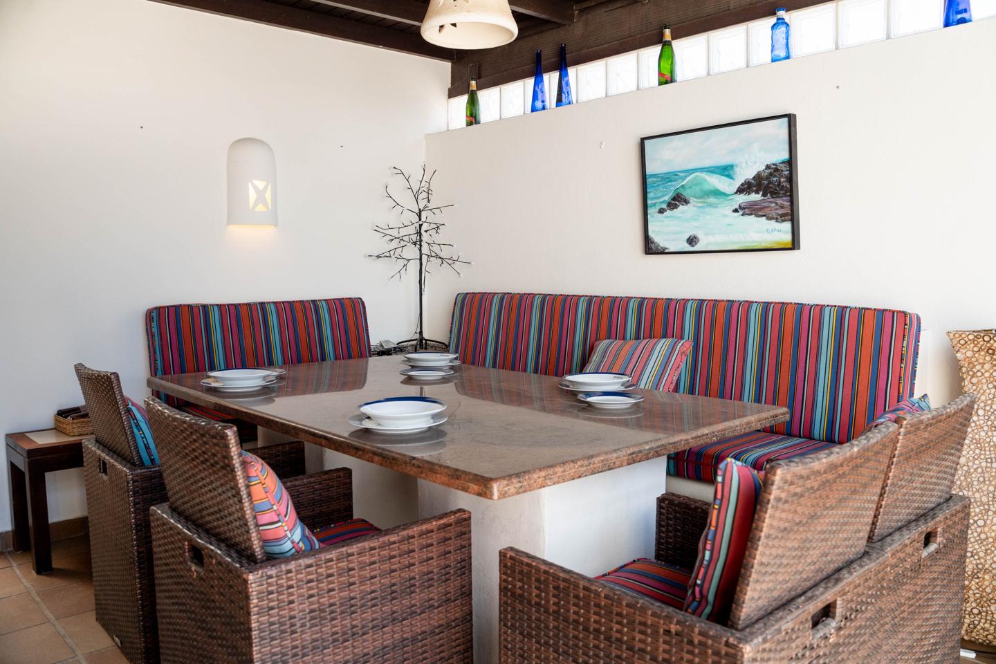 Attractive 2 Bed Villa With Heated Pool in La Goleta