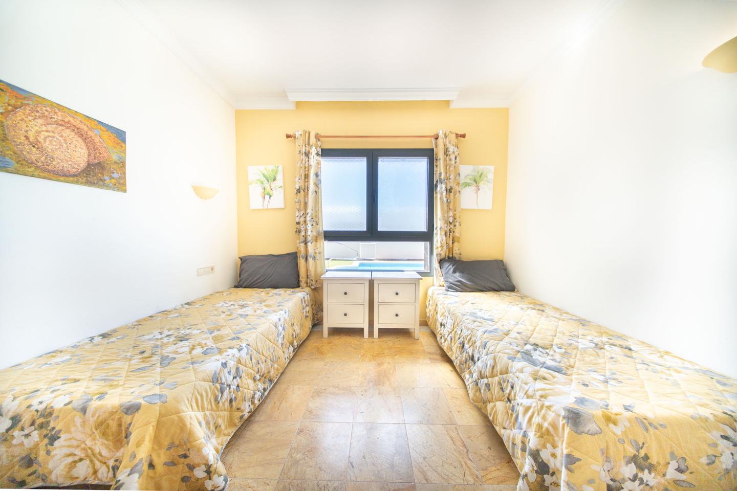 Attractive 2 Bed Villa With Heated Pool in La Goleta