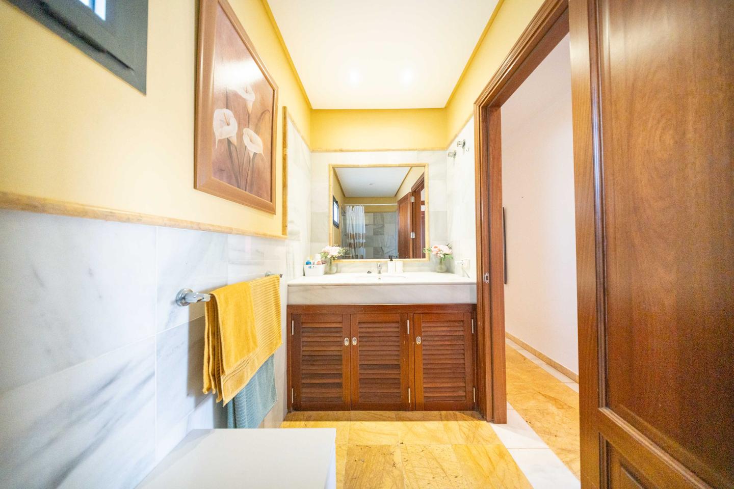 Attractive 2 Bed Villa With Heated Pool in La Goleta