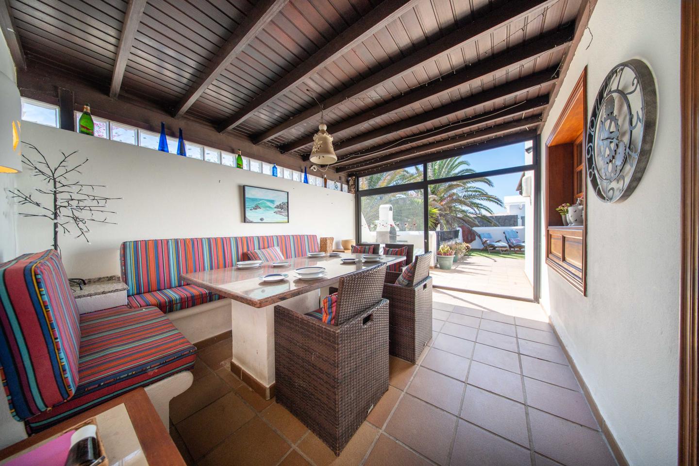 Attractive 2 Bed Villa With Heated Pool in La Goleta