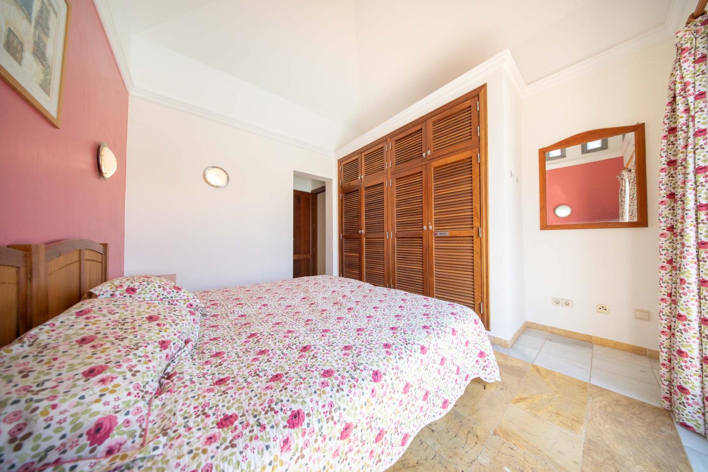 Attractive 2 Bed Villa With Heated Pool in La Goleta