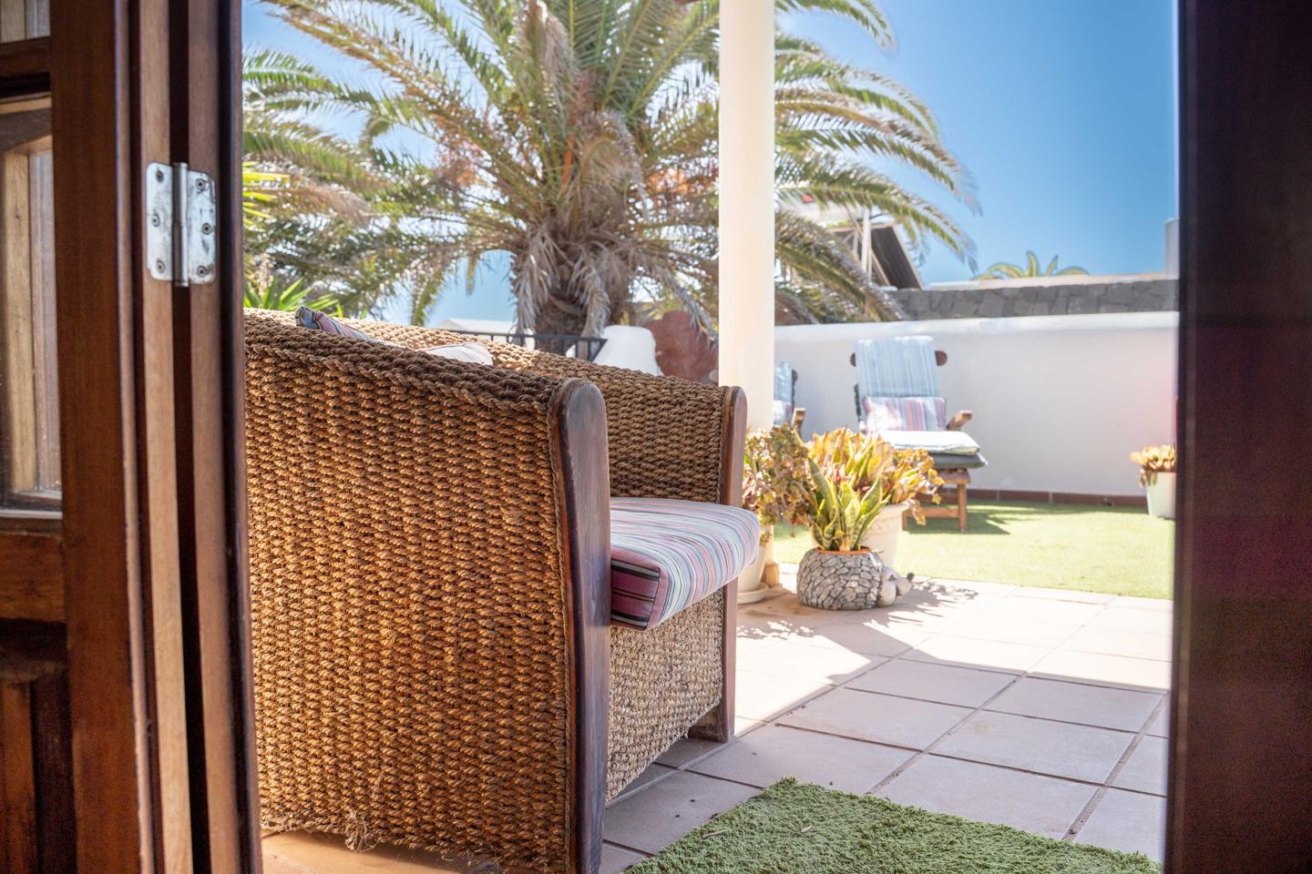 Attractive 2 Bed Villa With Heated Pool in La Goleta