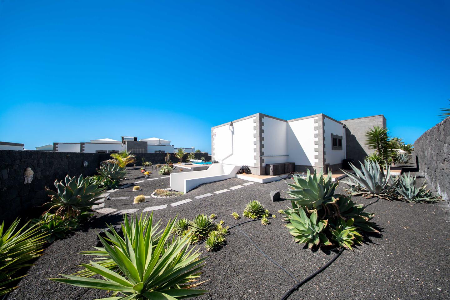Superior 4 Bed Detached Villa With Pool & Views