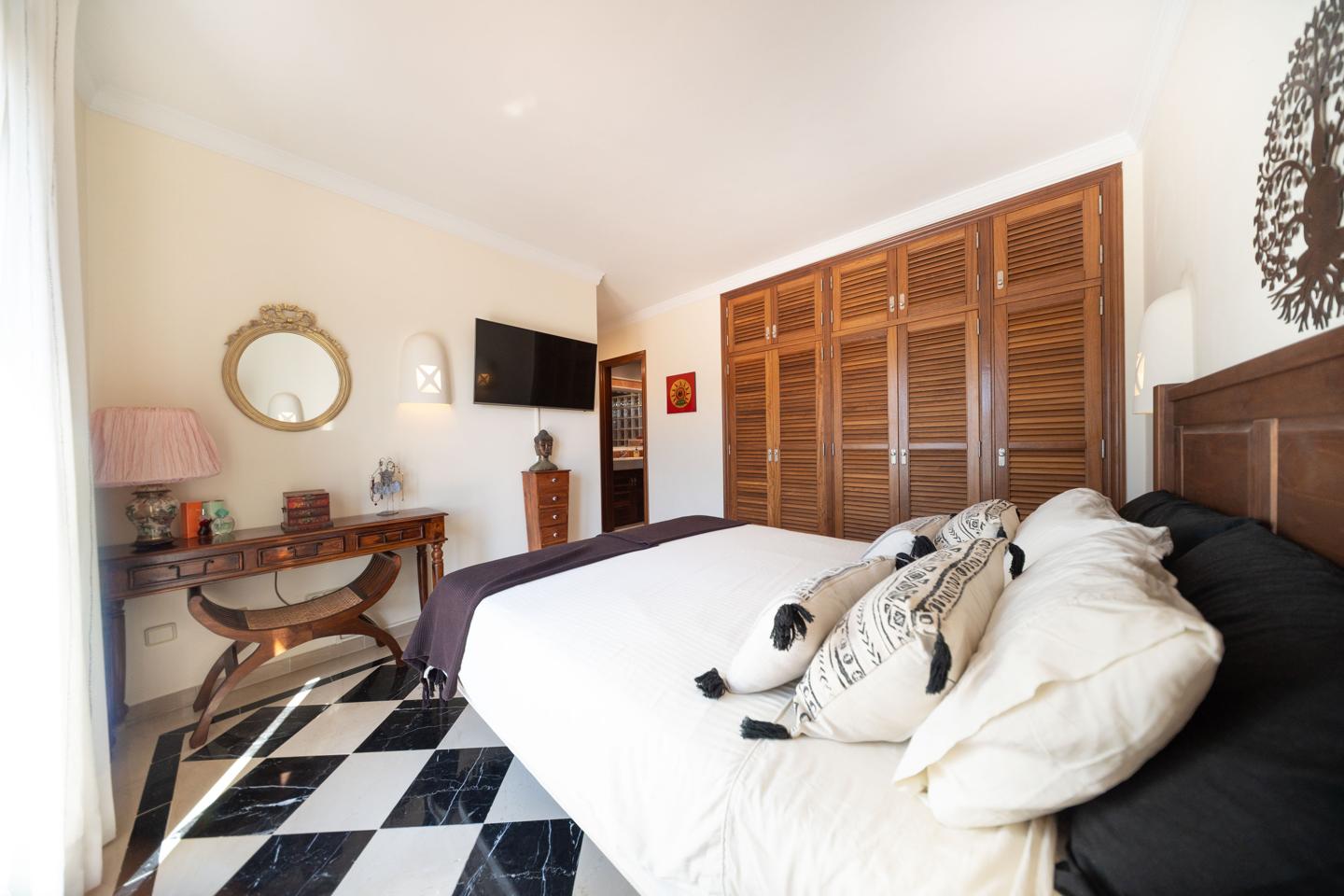 Superior 4 Bed Detached Villa With Pool & Views