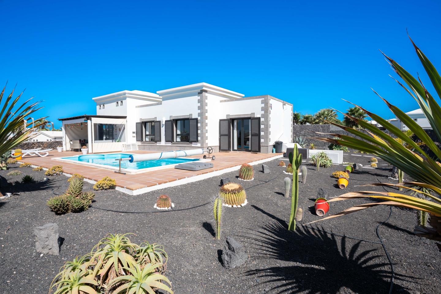 Superior 4 Bed Detached Villa With Pool & Views