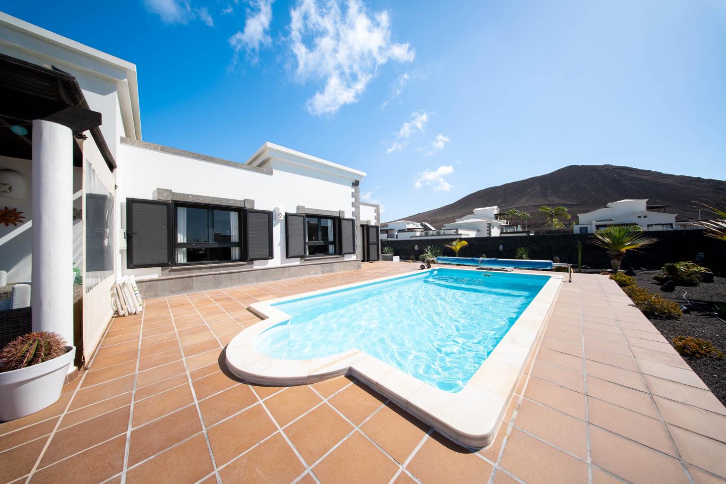 Superior 4 Bed Detached Villa With Pool & Views