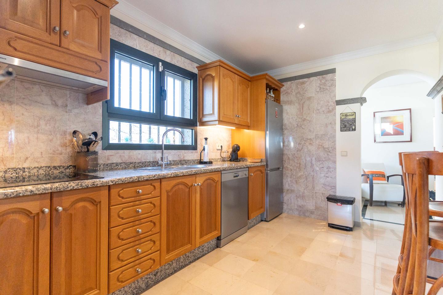 Superior 4 Bed Detached Villa With Pool & Views