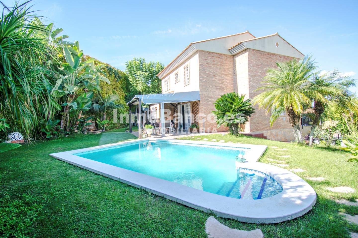 Casa / chalet en Chiva, Valencia de 251 m2