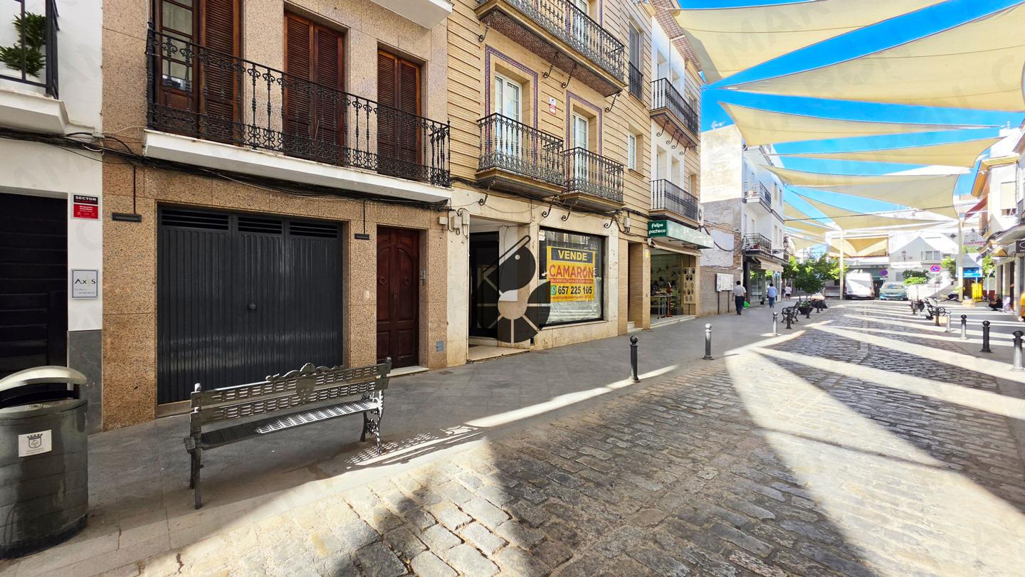Local en venta en Coria del Río de 87 m2 REF:04404