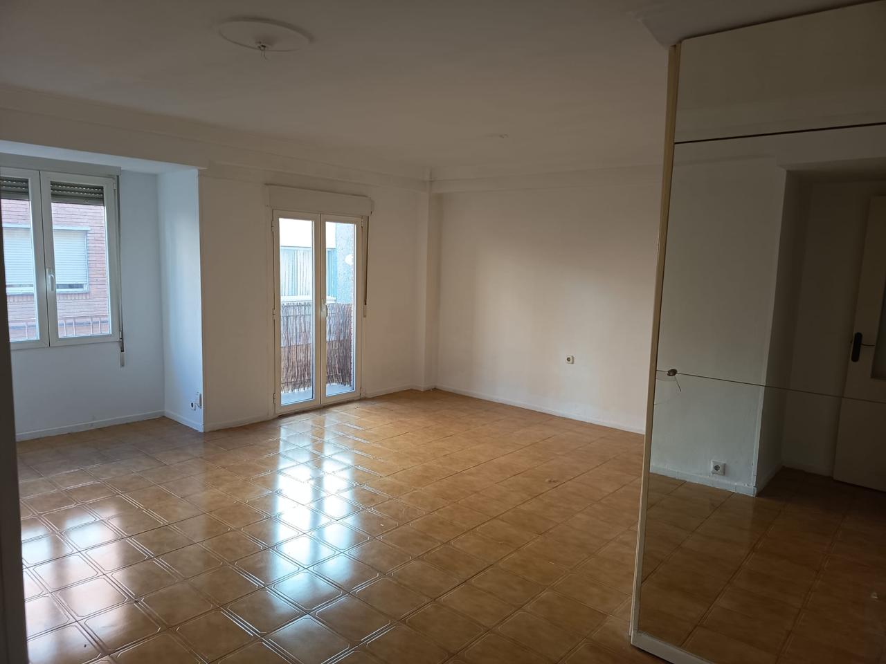 Flat in Calle de Nuestra Señora de Covadonga, Zaragoza, Zaragoza of 70 m2