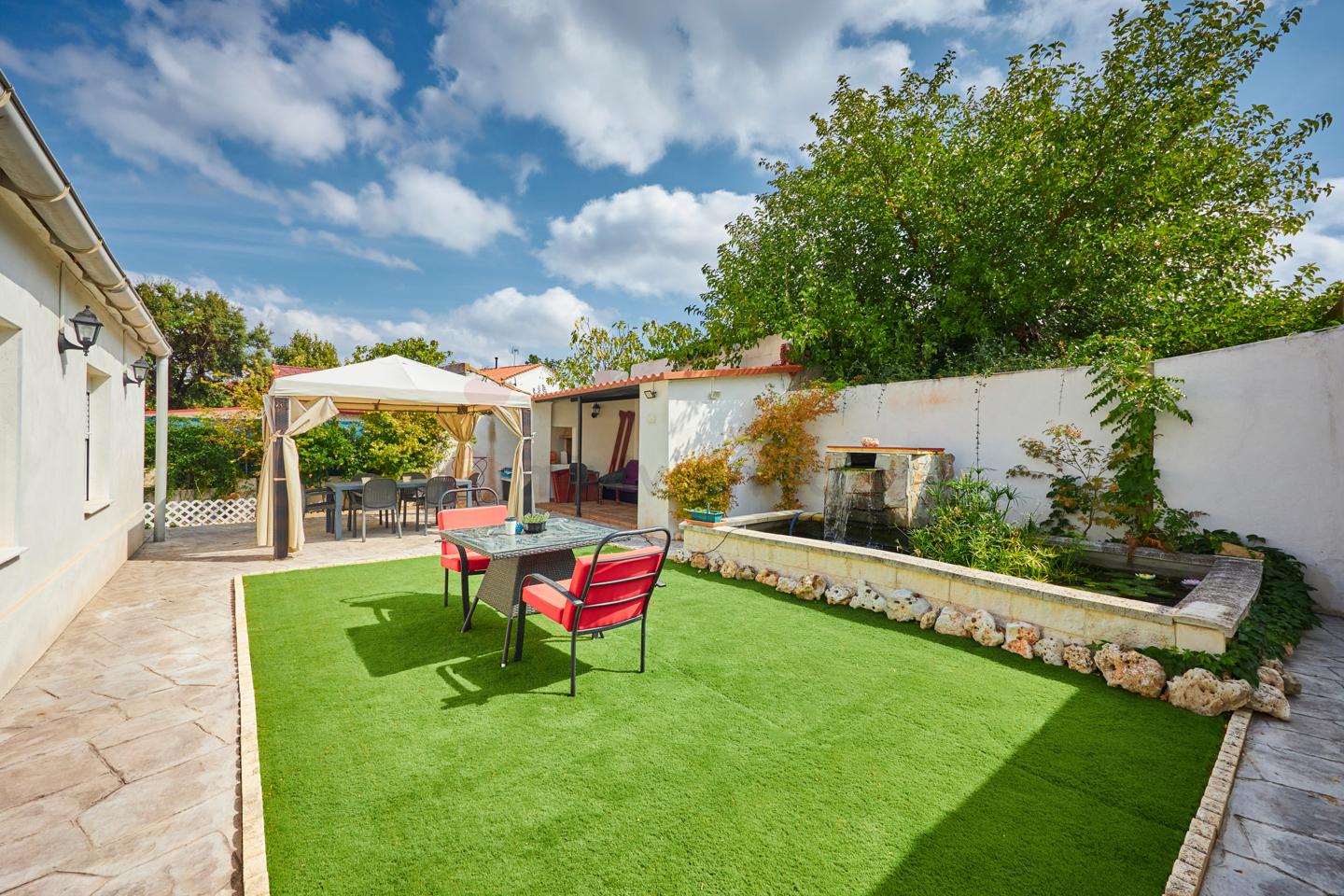 Villa in Calle de Cardencha, Pozuelo de Alarcón, Madrid of 199 m2