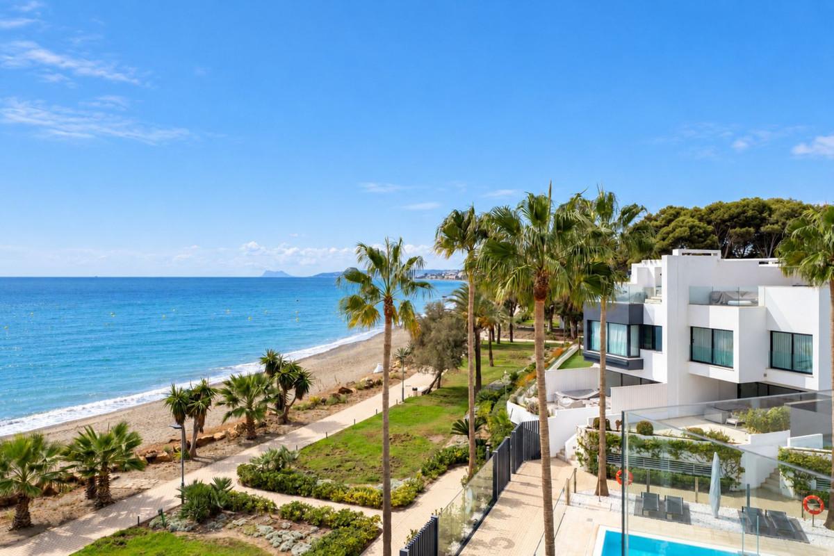 House in Estepona - view 1