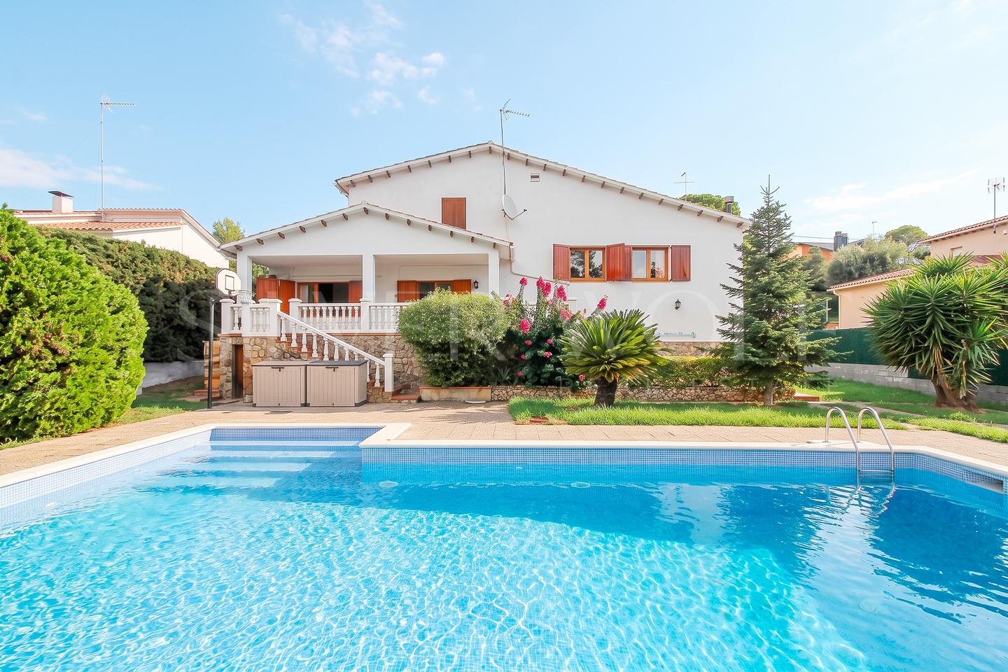 Casa / chalet en Carrer de Santa Matilde, Corbera de Llobregat, Barcelona de 281 m2