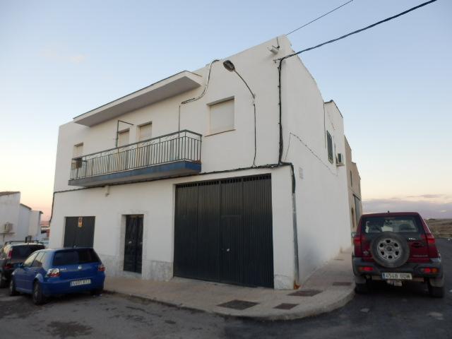 Piso en Calle Señor de las Lluvias, Mengíbar, Jaén de 107 m2