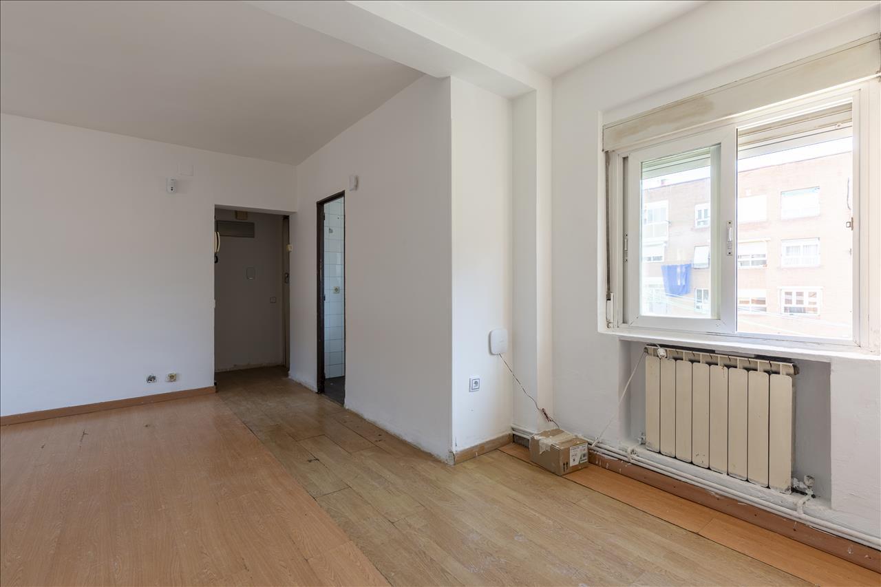 Piso en Calle Arroyo Fontarron.,271, Madrid, Madrid de 64 m2