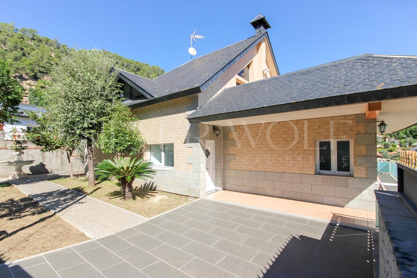 Casa / chalet en Carrer de la Conca de Tremp, Vallirana, Barcelona de 438 m2