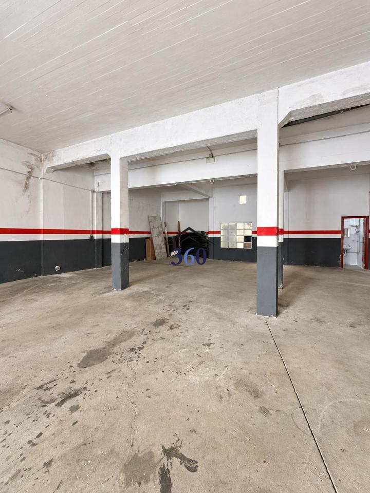 Local en Ronda del Carmen, Cáceres, Cáceres de 200 m2
