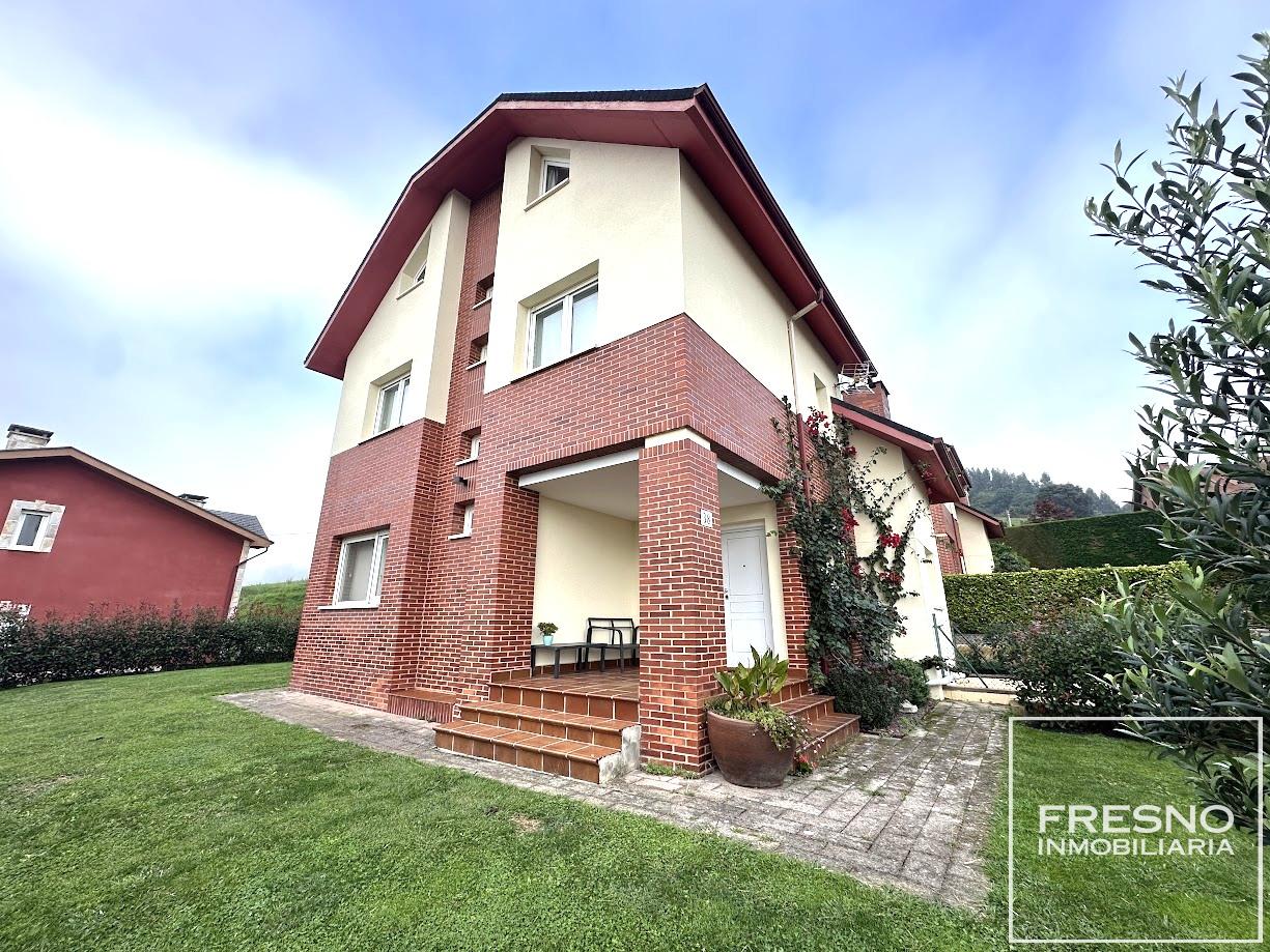 Casa / chalet en Barrio Mortera-la Puntania, Mortera, Cantabria de 270 m2