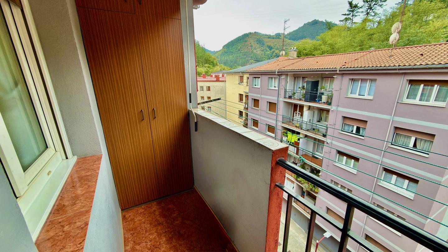 piso en ermua · gipuzkoa-hiribidea-48260 154900€