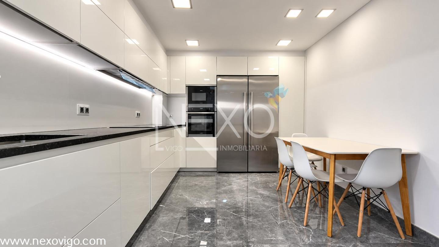 Piso en Rúa Caracas, Vigo, Pontevedra de 120 m2