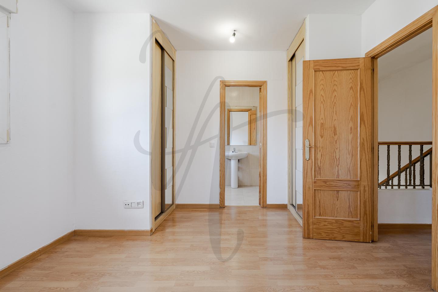 casa-adosada en torrelaguna · calle-avila-28180 249000€