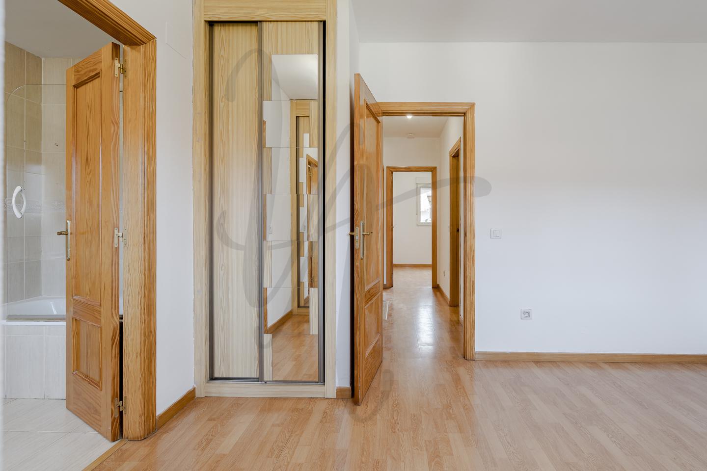 casa-adosada en torrelaguna · calle-avila-28180 249000€