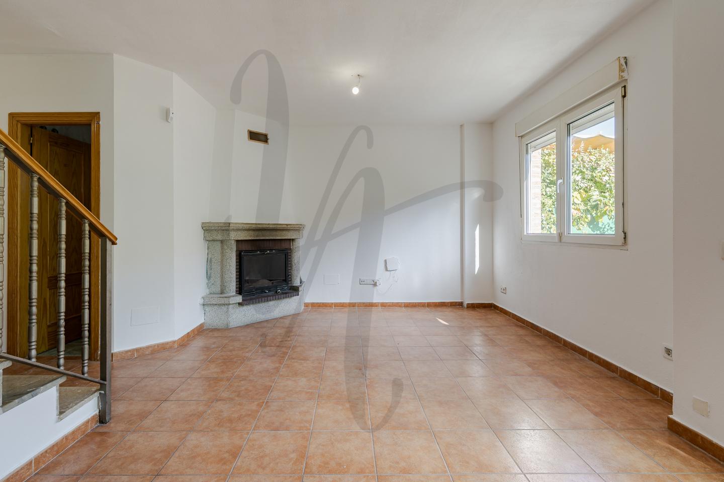 casa-adosada en torrelaguna · calle-avila-28180 249000€